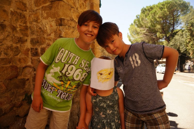 Leo Max and Clara