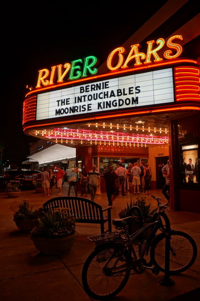 River Oaks Theater